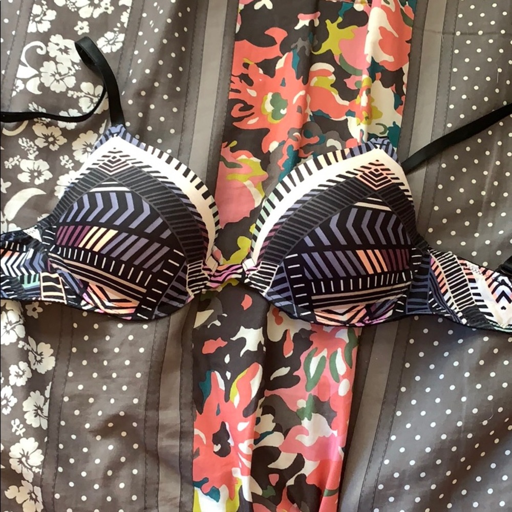 PINK Wear Everywhere T-Shirt Lightly Lined bra
